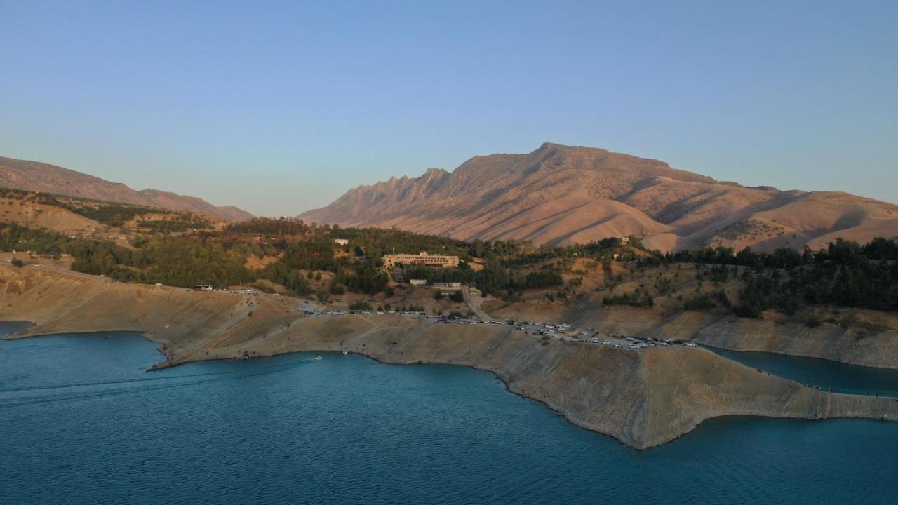 Ashur Hotel Dukhan Esterno foto