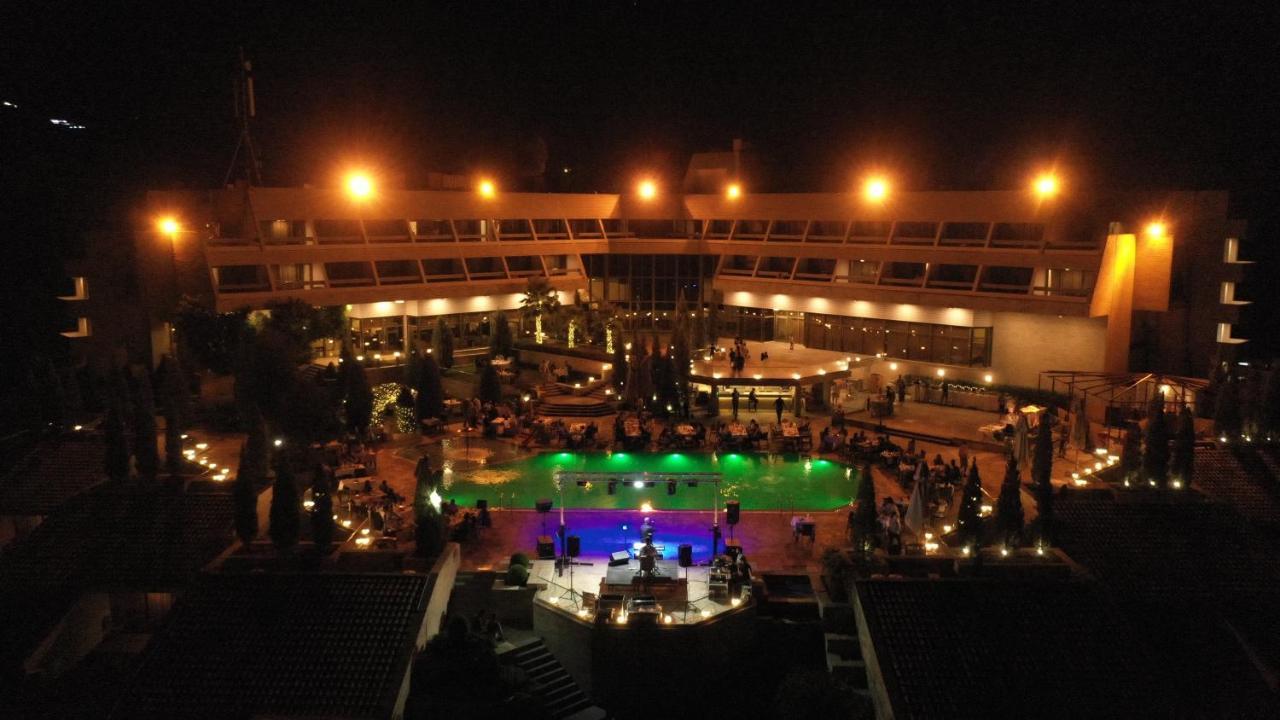 Ashur Hotel Dukhan Esterno foto