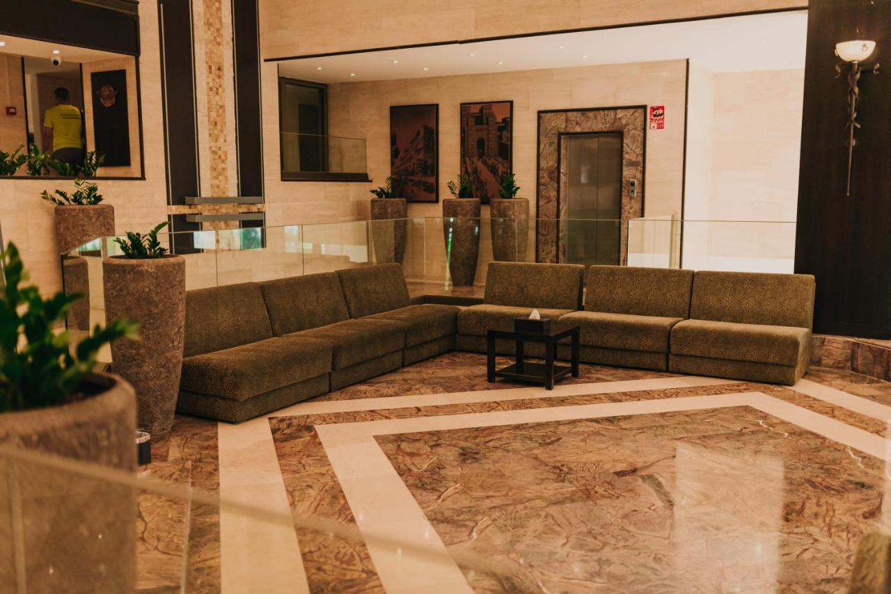 Ashur Hotel Dukhan Esterno foto
