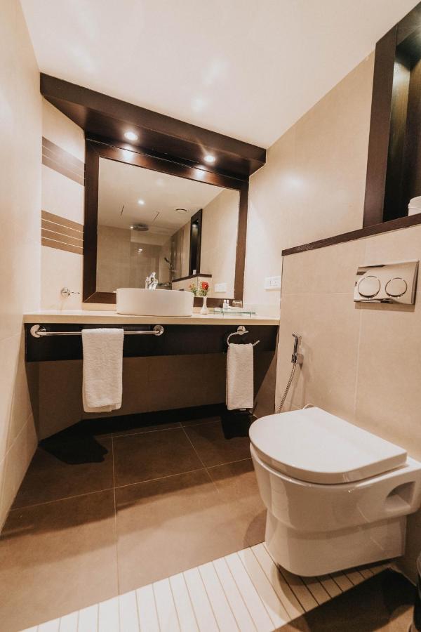 Ashur Hotel Dukhan Esterno foto